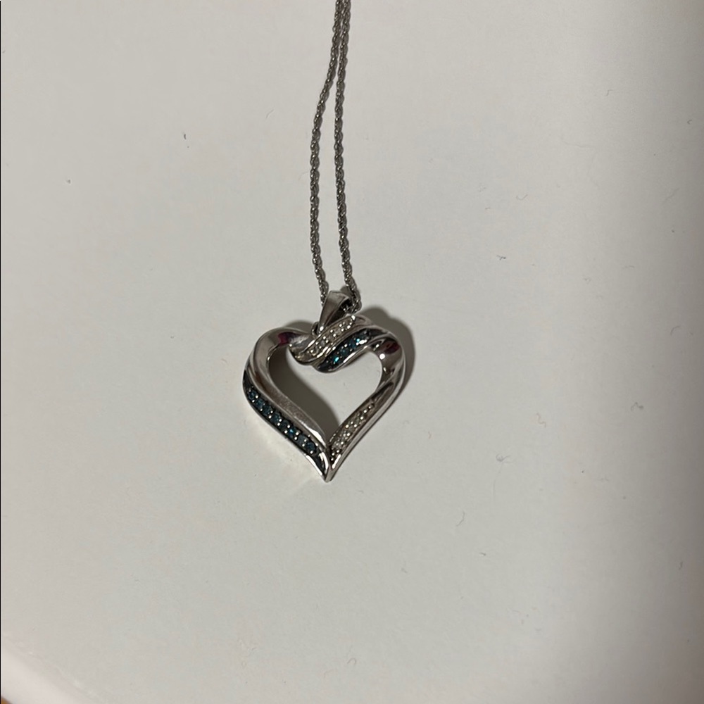 Silver Heart Pendant Necklace